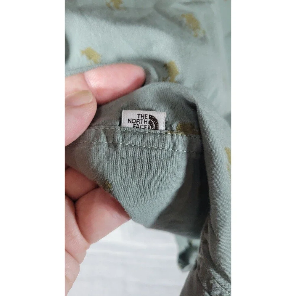 The North Face Men’s XXL Embroidered Hiker Button Up Shirt‎ Sage Green Cotton